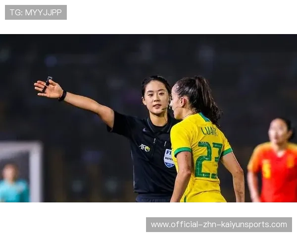 球迷热议邦马蒂女足创历史,点赞不止,马蒂亚娜足球裁判